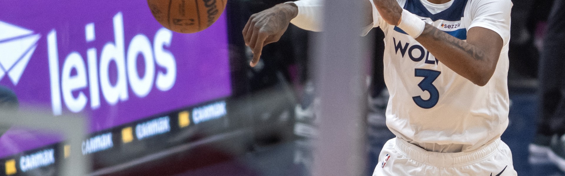 根本顶不住！森林狼半场万箭齐发&amp;三分21中13 命中率高达61.9%