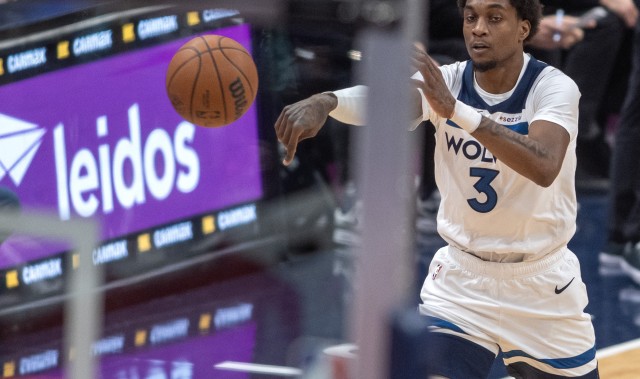 根本顶不住！森林狼半场万箭齐发&amp;三分21中13 命中率高达61.9%