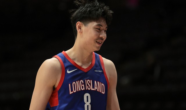 GA黄金甲平台-崔永熙：职业运动员都很能睡觉 想问詹姆斯如何瞬间冷静下来入睡