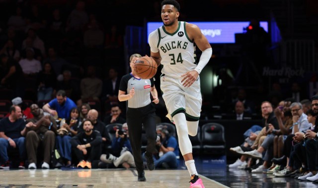 GA黄金甲官方网站-里程碑！160次30+10+5！字母哥超“大O”独占历史第一 统治力拉满