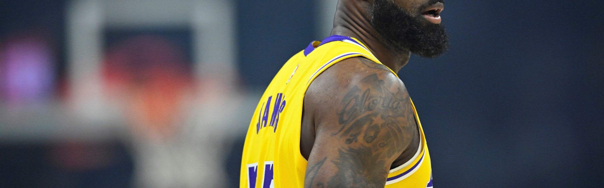 GA黄金甲平台-詹姆斯今日8次失误！追平了本赛季个人单场最高失误数！